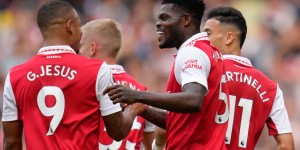 让四开始？热刺1-2遭纽卡逆转，遭遇三连败，维拉有望锁定前四